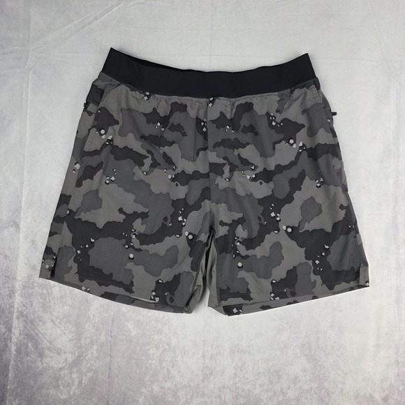Fabletics Shorts Mens Large Camouflage Lined Athleisure Activewear Gym Running - Picture 1 of 10